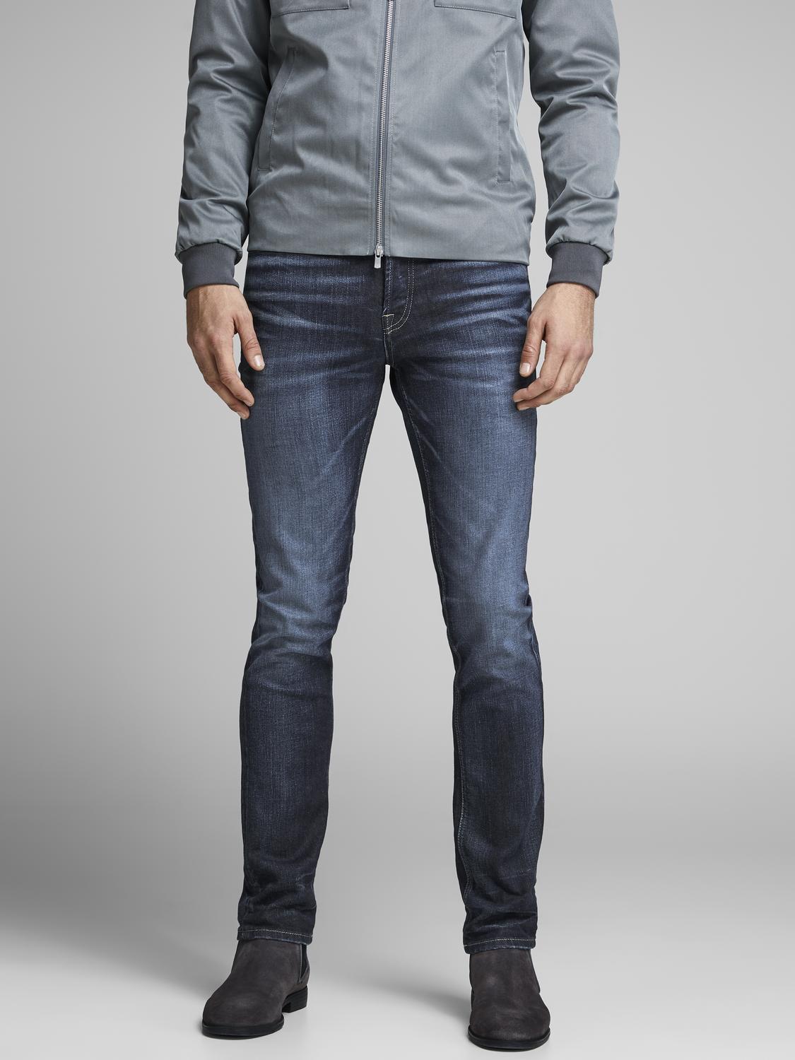 model_shot-front